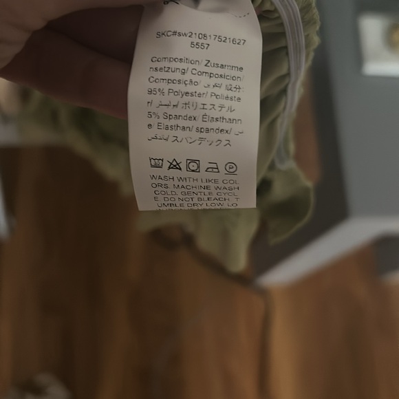 Light Green Tied Cutout Front Ruffle Trim Wrap Hem Dress NEW - Picture 3 of 3